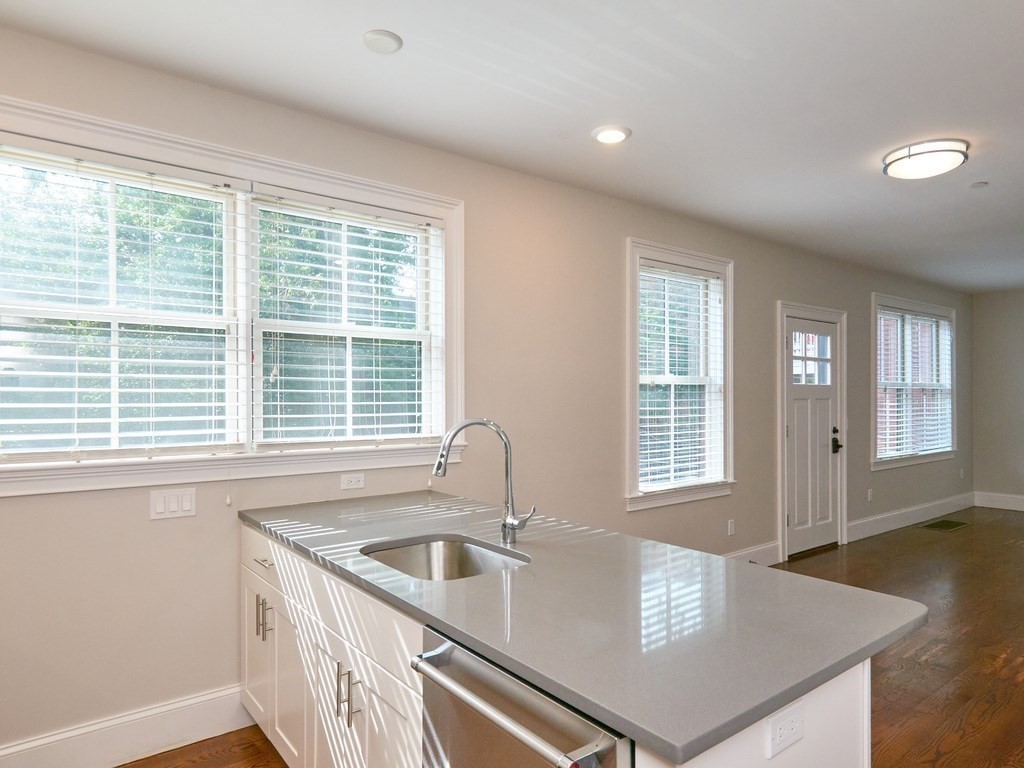 181 Putnam Ave 181