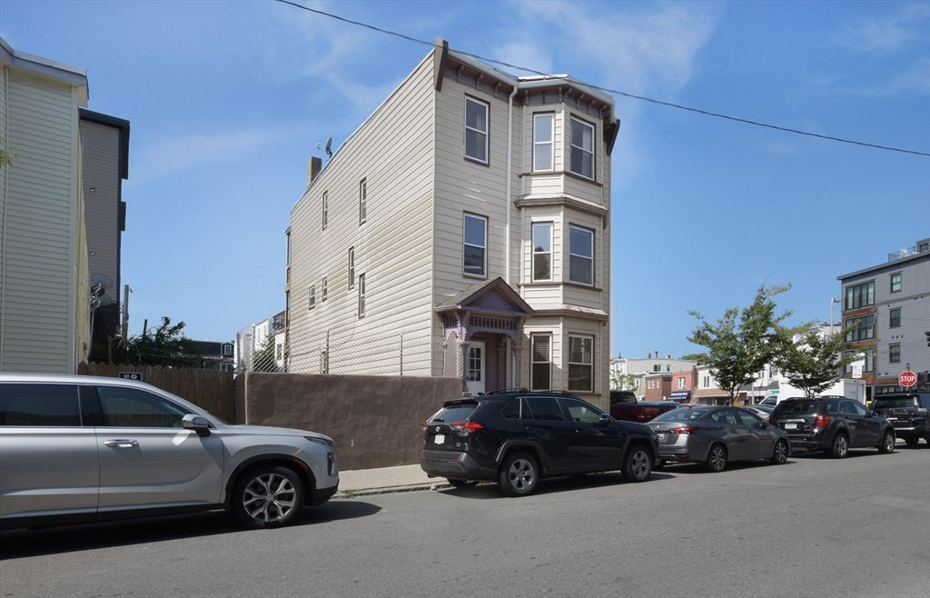 68 Brooks St