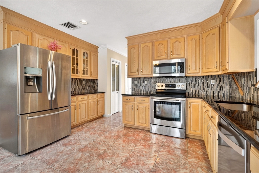 12 Parkway Dr