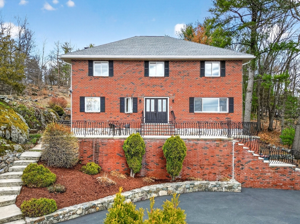 12 Parkway Dr