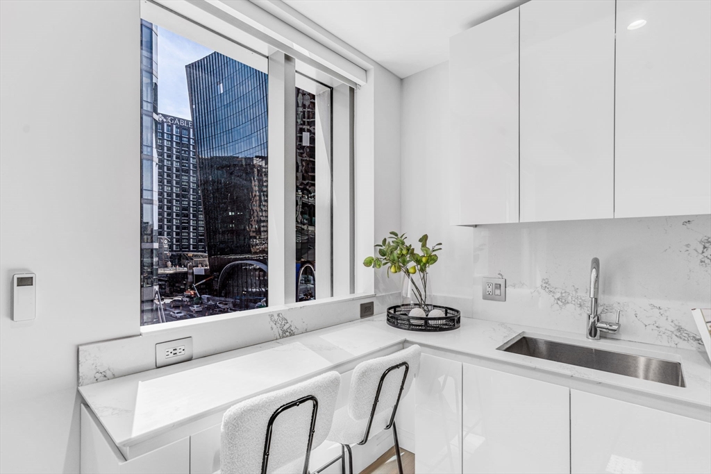 135 Seaport Blvd 612