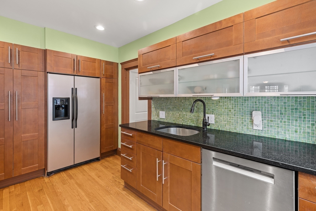 75 Rossmore Rd 2