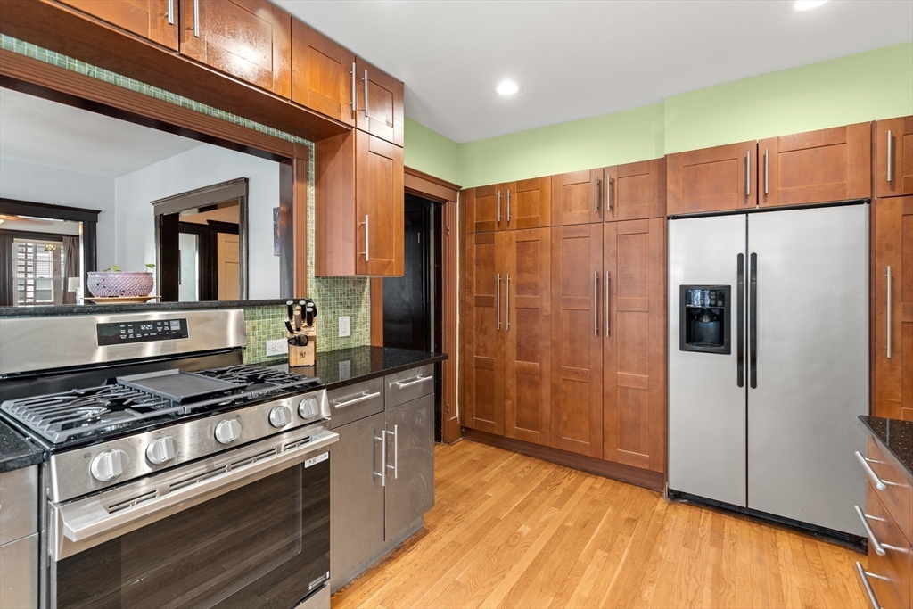 75 Rossmore Rd 2