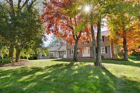 Photo of 93 Winfield Rd, Holden, MA 01520 (MLS # 73446674)