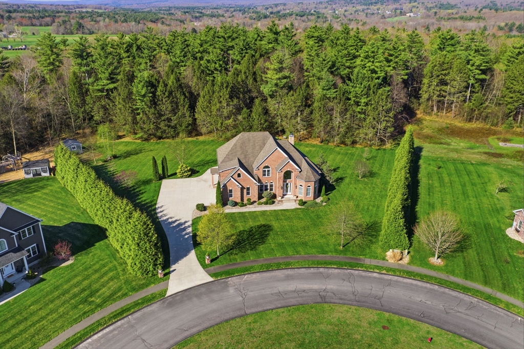 9 Nicholas Ln