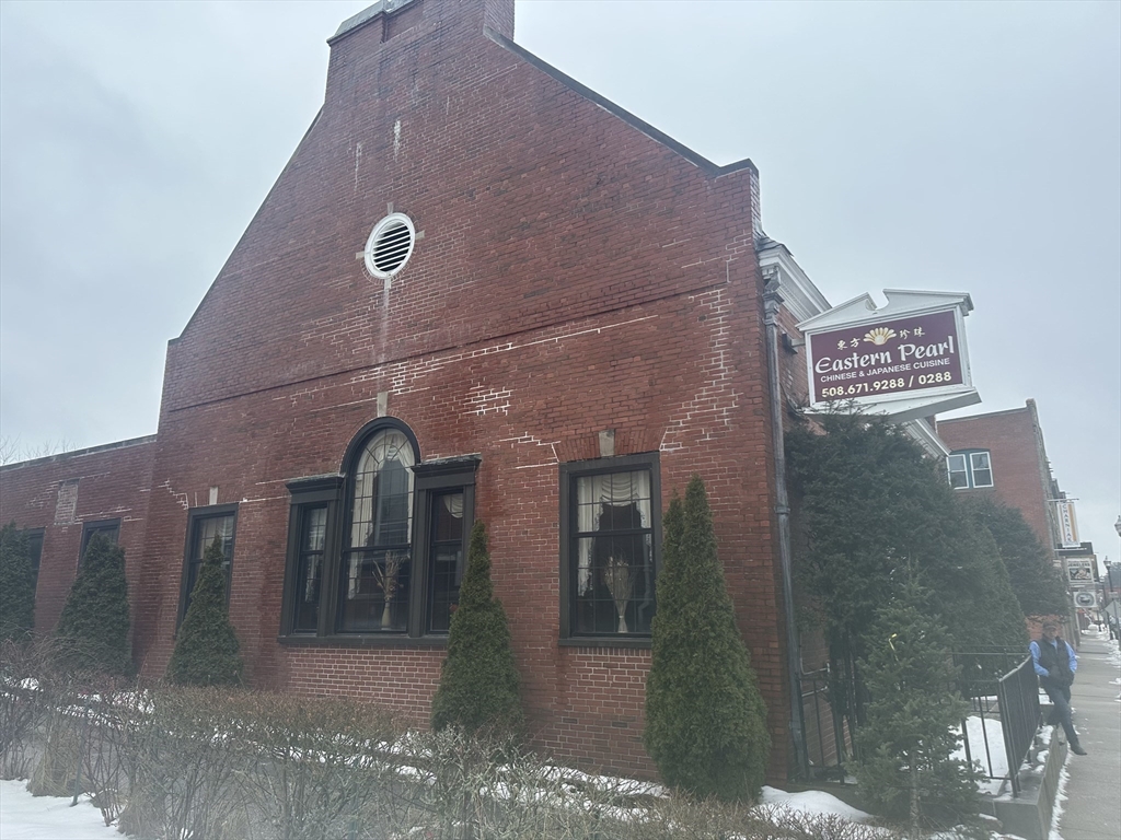 290 Main St