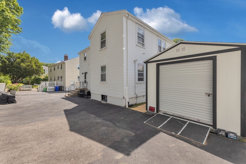 30 Bateman St