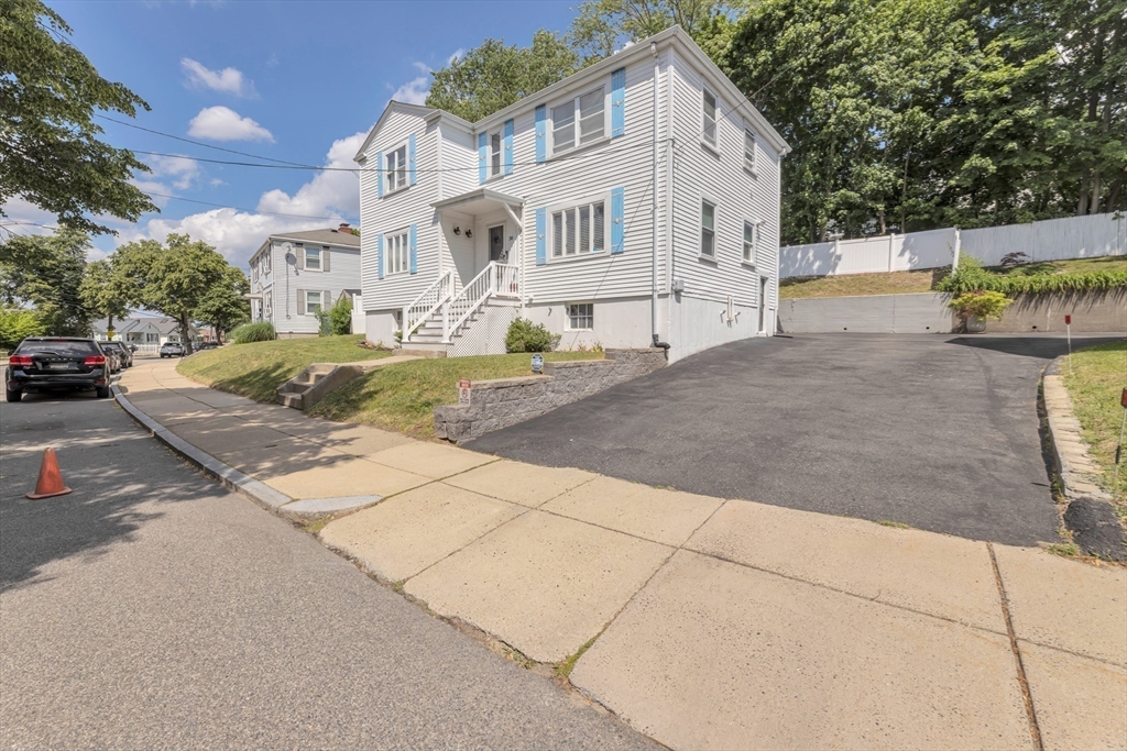 30 Bateman St