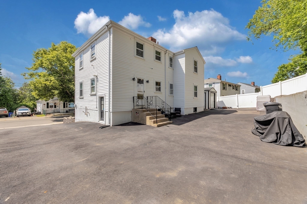 30 Bateman St