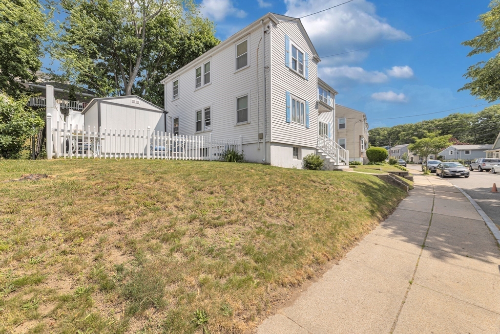 30 Bateman St