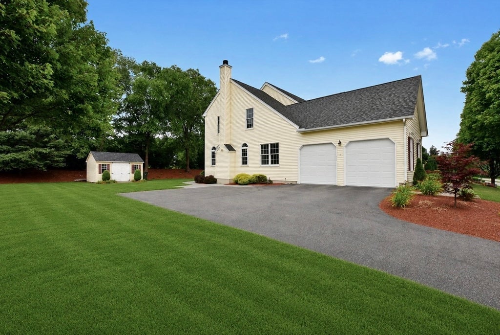 7 Whitehall Way