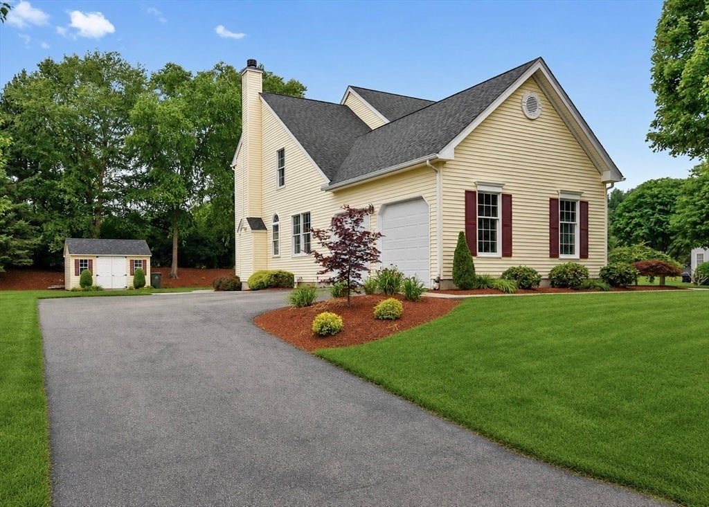 7 Whitehall Way