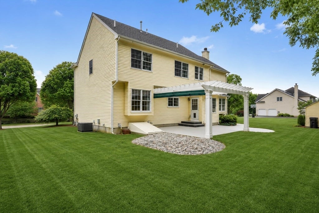 7 Whitehall Way