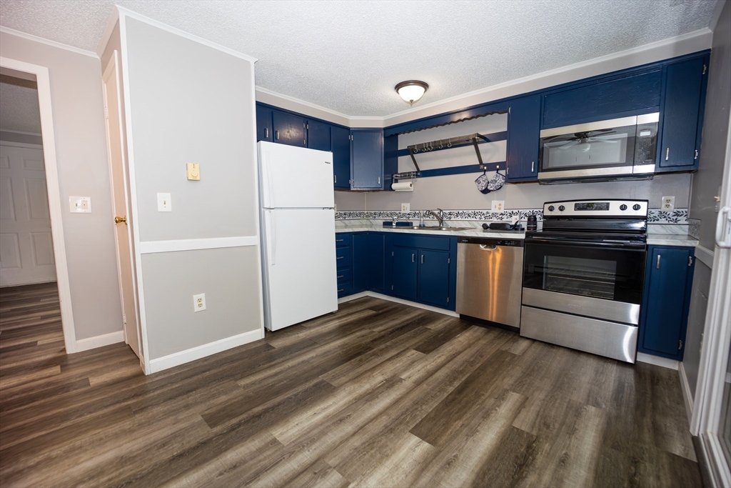 270 Sunderland Rd 96