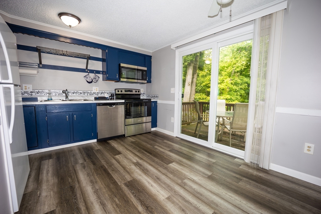 270 Sunderland Rd 96