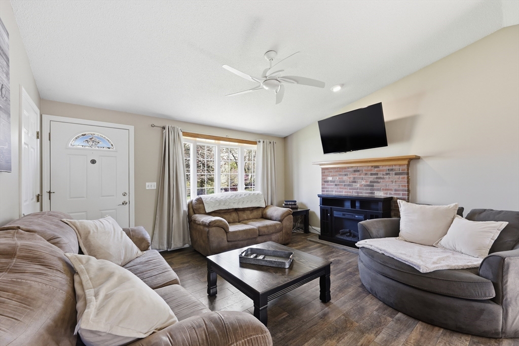23 Katherine Dr