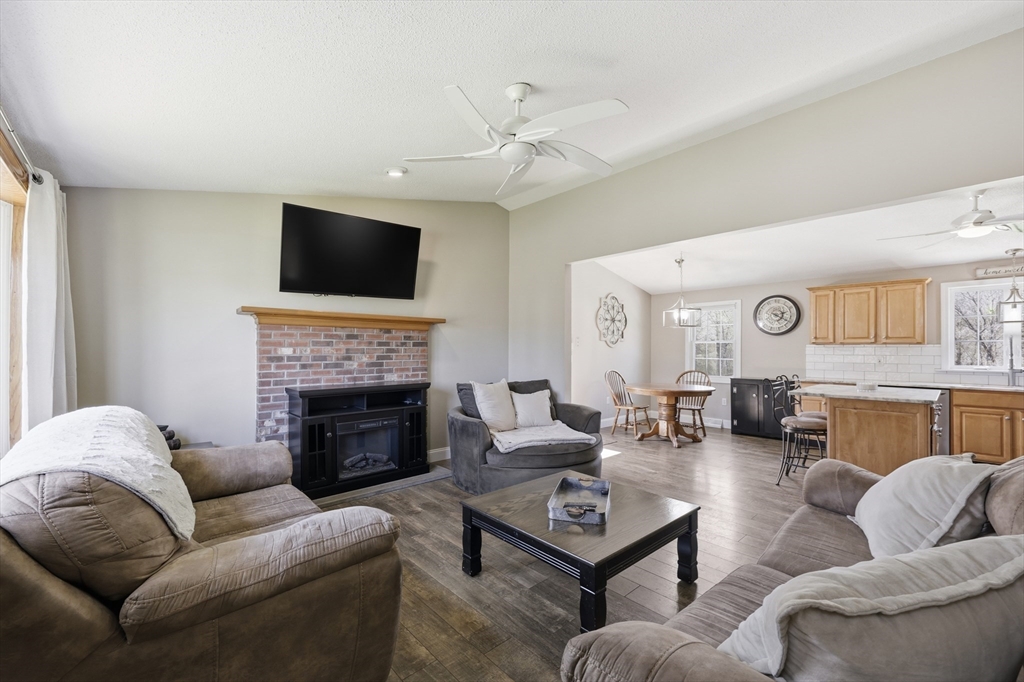 23 Katherine Dr