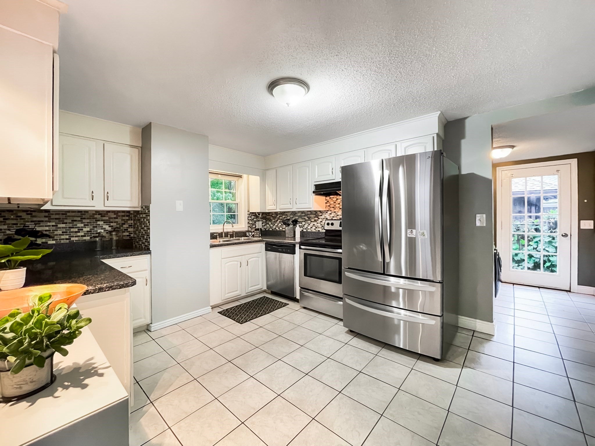 28 Wells Ave, Chicopee, MA, 28 Wells Ave, Chicopee, MA Photo #3