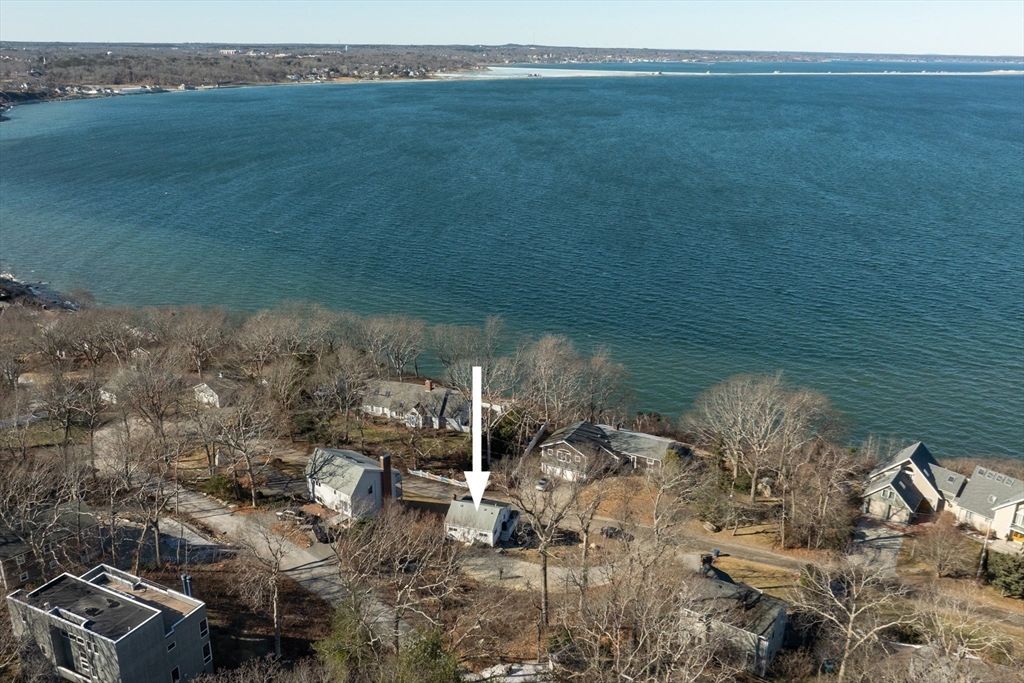 41 Bay Shore Dr