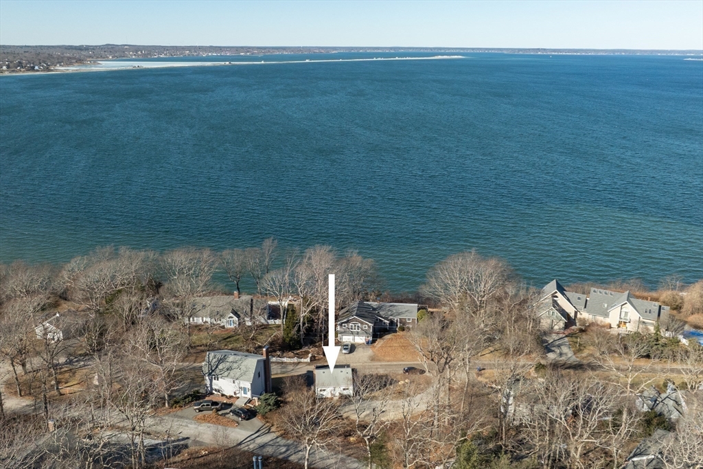 41 Bay Shore Dr
