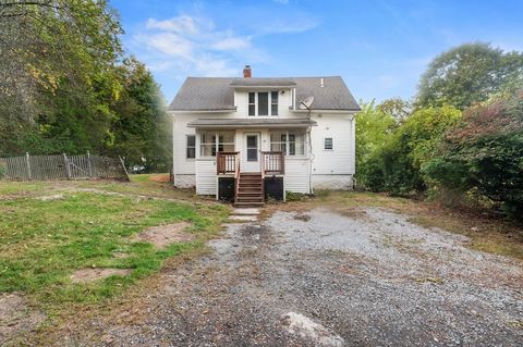 27 Douty St Southbridge MA 01550