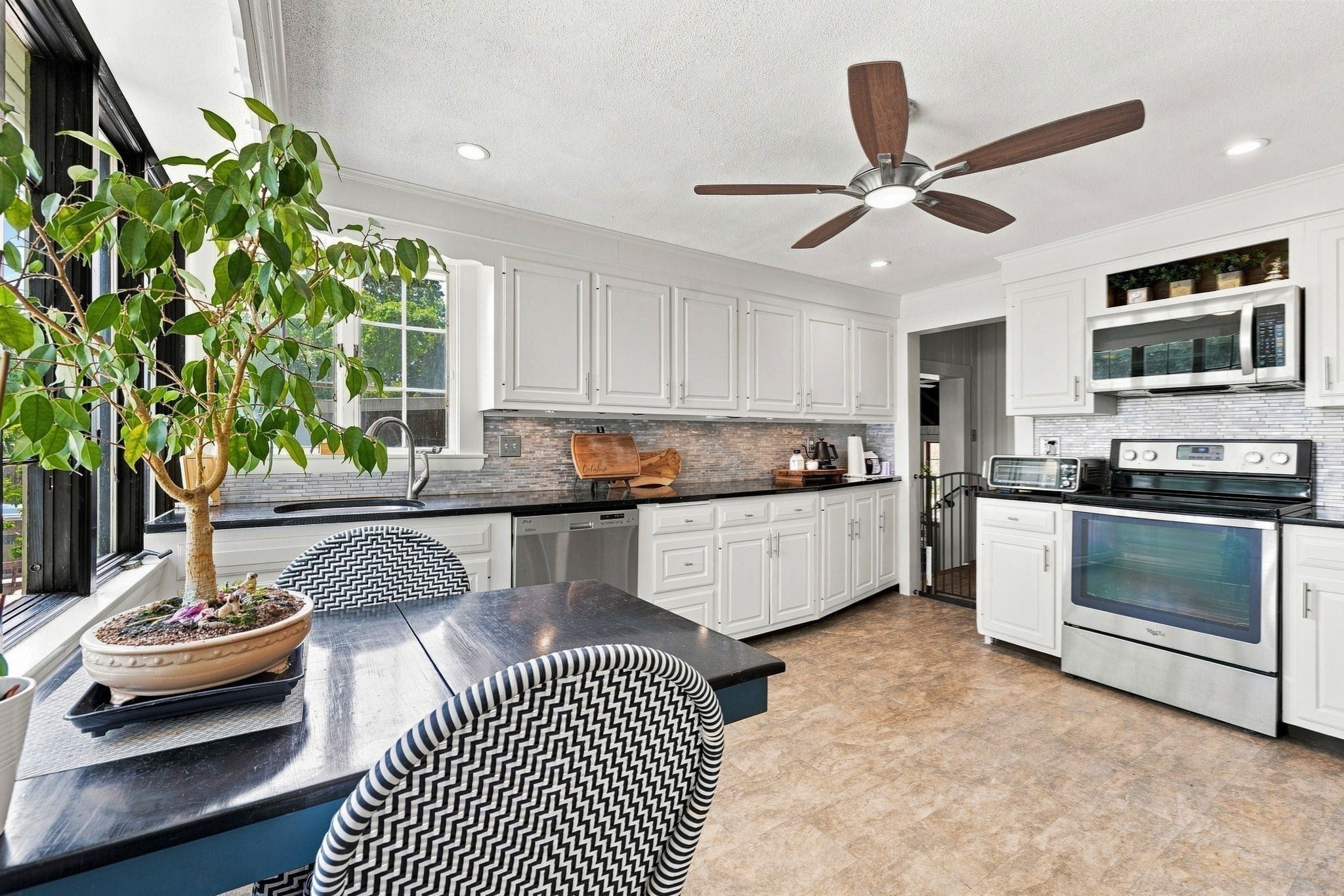 92 Narragansett Rd, Quincy, MA Photo #10