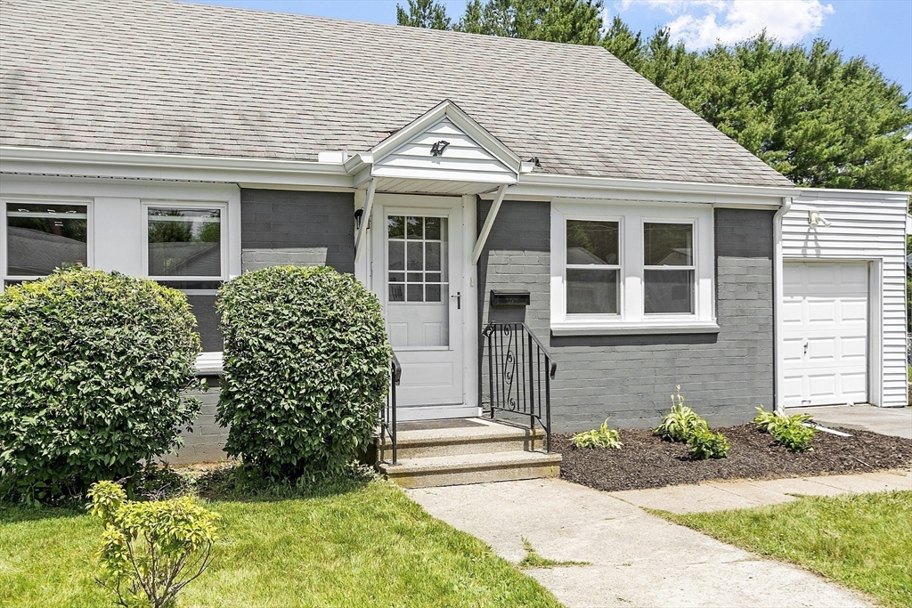47 Hillside Ave