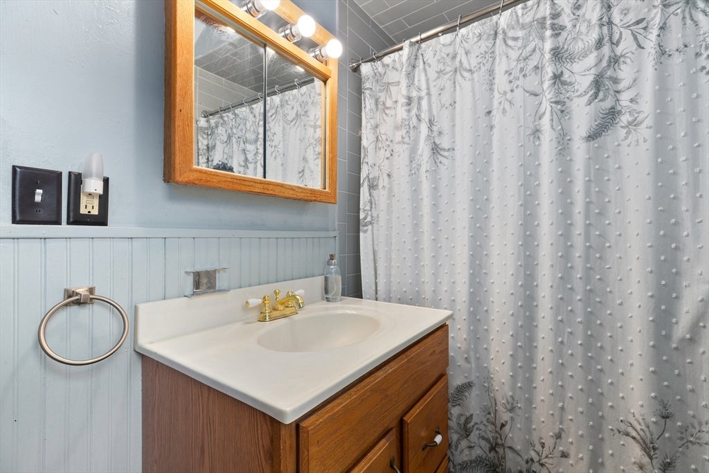 12 Baincroft Rd, Malden, MA Photo #22