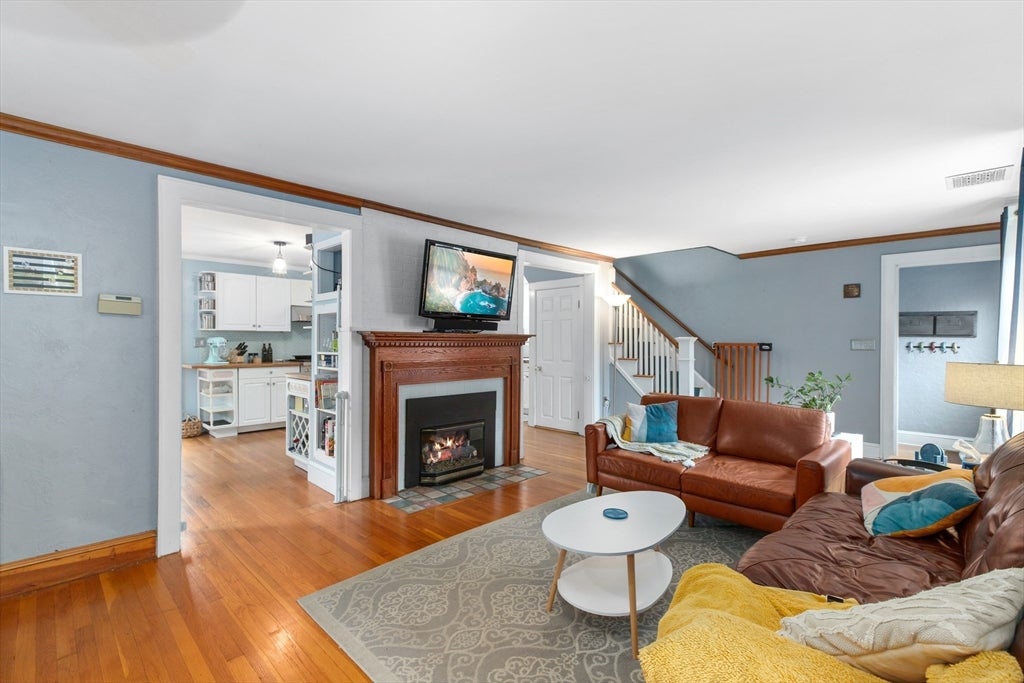 12 Baincroft Rd