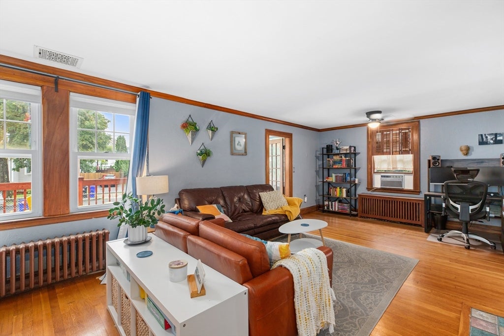 12 Baincroft Rd