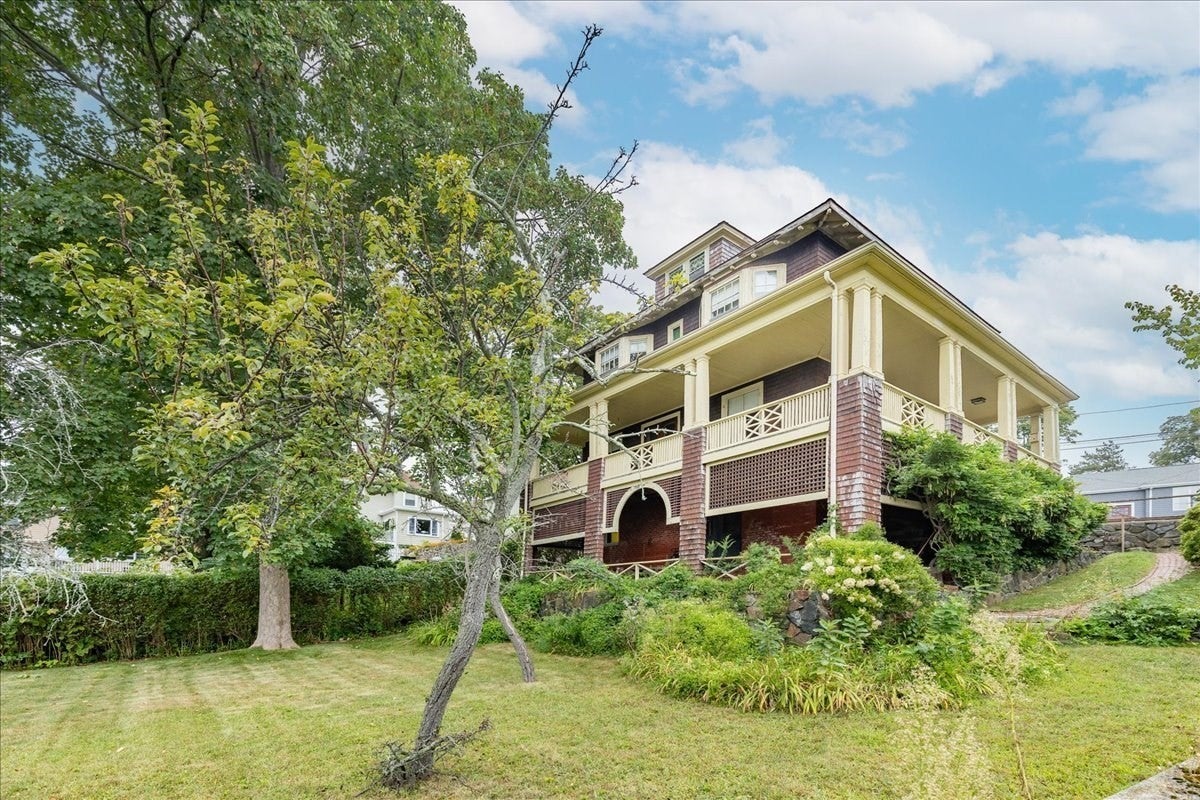 7 Intervale Rd