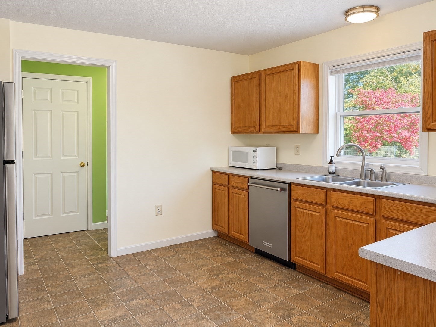 9 Sarah Ln, Belchertown, MA Photo #10