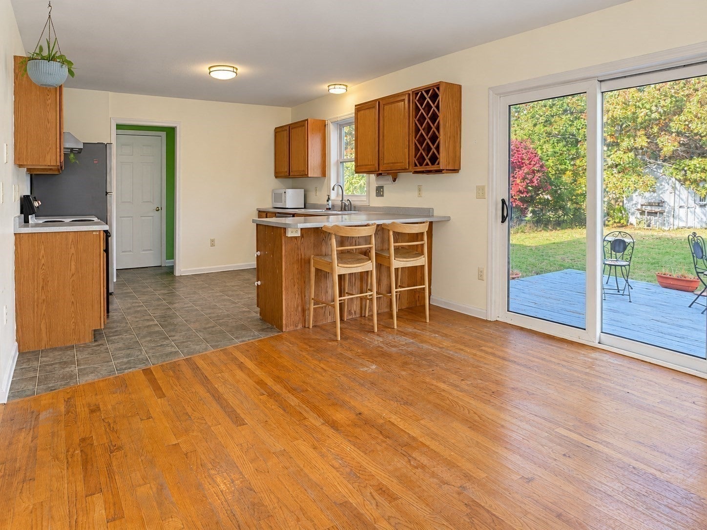 9 Sarah Ln, Belchertown, MA Photo #12