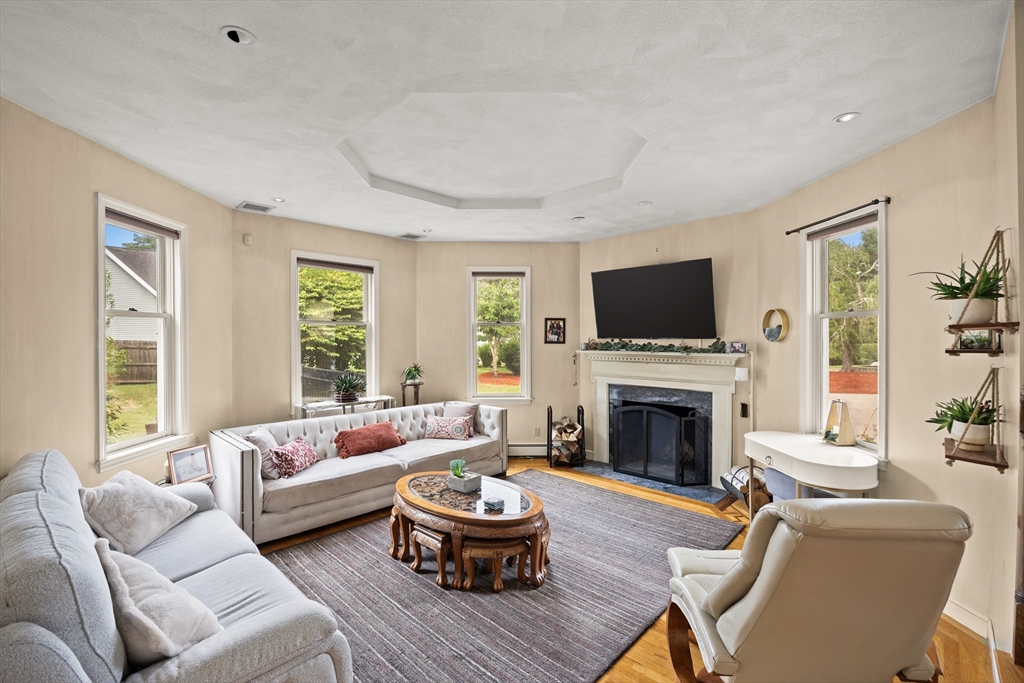 105 Lounsbury Dr