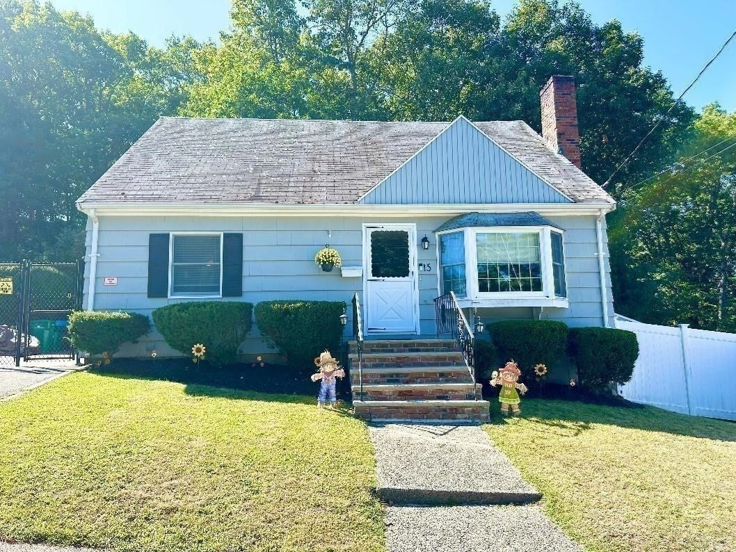 15 Cannon Rock Road, Lynn, MA Photo #41