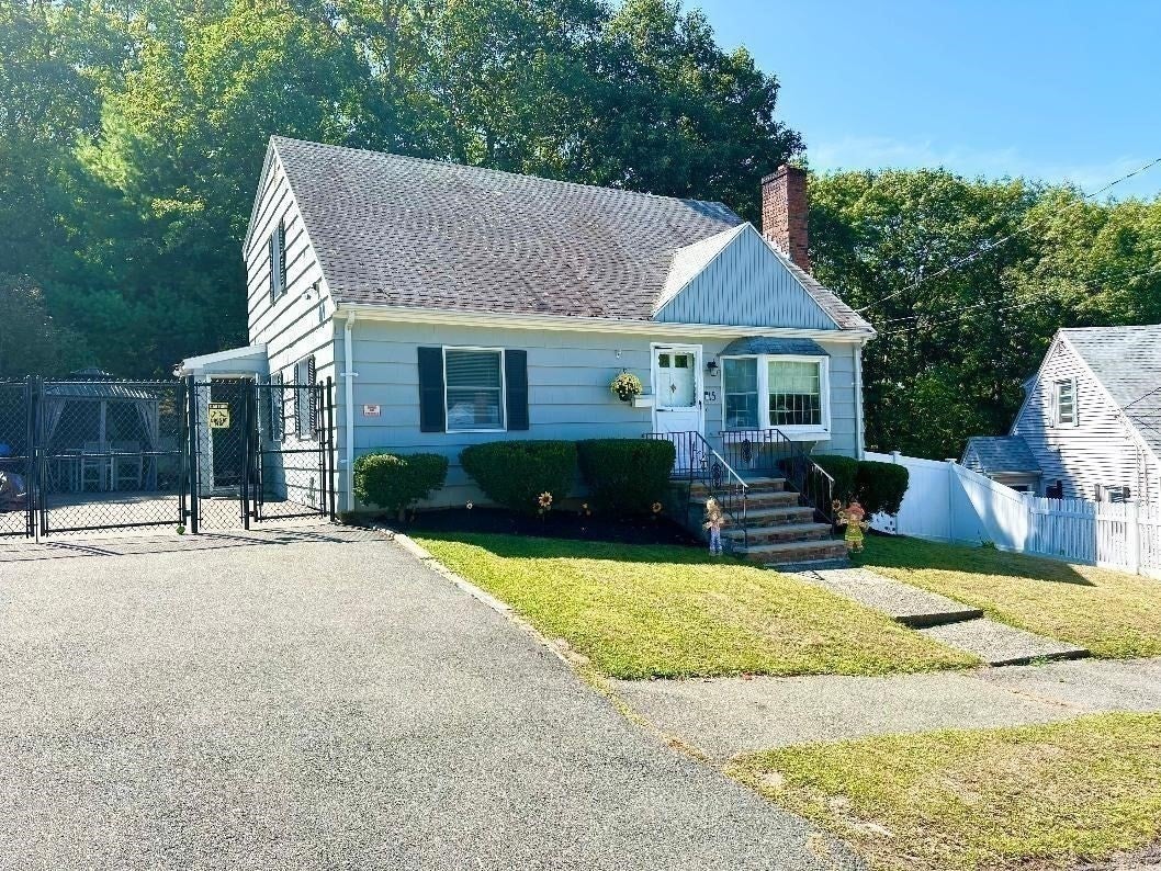 15 Cannon Rock Road, Lynn, MA Photo #1