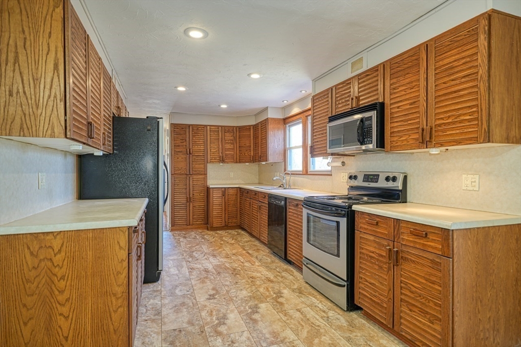 8 Crestview Dr