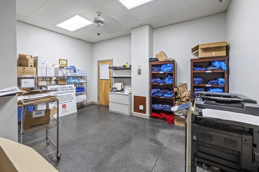 281 N Main St