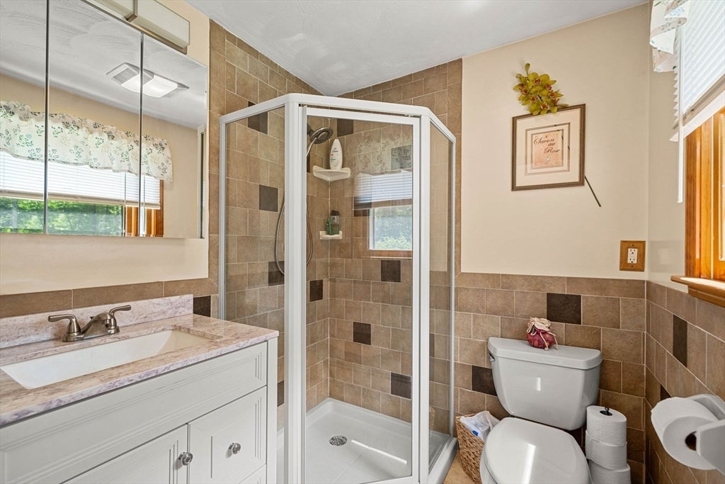 45 Oxford Rd, Tewksbury, MA, 45 Oxford Rd, Tewksbury, MA Photo #28