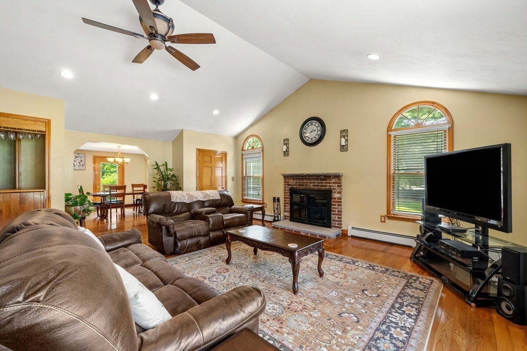 45 Oxford Rd, Tewksbury, MA, 45 Oxford Rd, Tewksbury, MA Photo #10