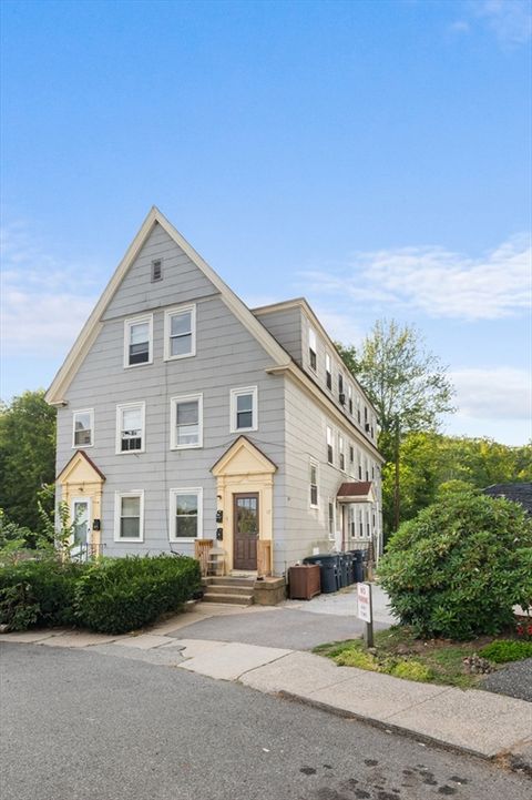 15 Twine Hurst Pl Southbridge MA 01550