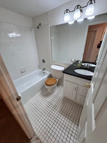 Gloucester, Massachusetts 01930, United States, 1 Bedroom Bedrooms, ,1 BathroomBathrooms,Residential,Active,161058