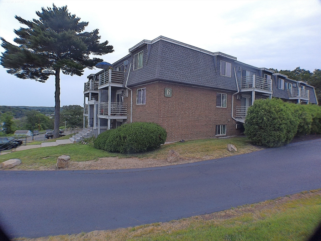 Gloucester, Massachusetts 01930, United States, 1 Bedroom Bedrooms, ,1 BathroomBathrooms,Residential,Active,161058