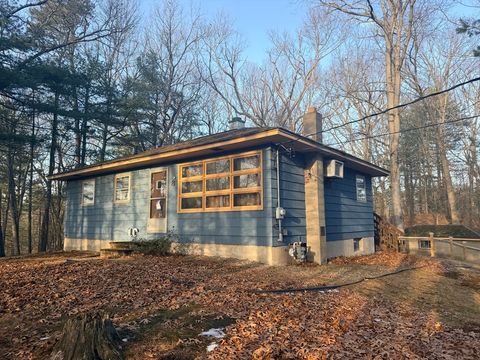 Photo of 8 Molloy Rd, Georgetown, MA 01833 (MLS # 73463051)