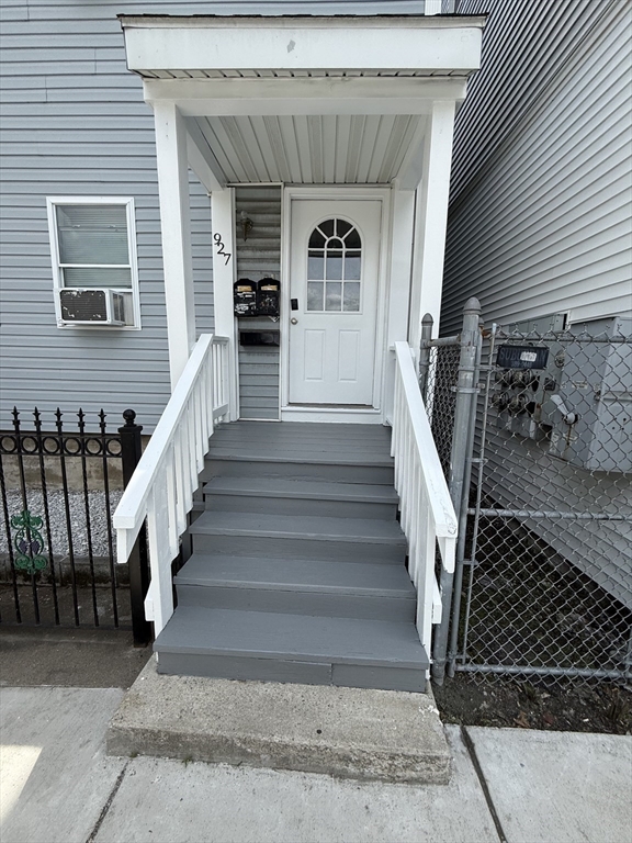 927 Broadway