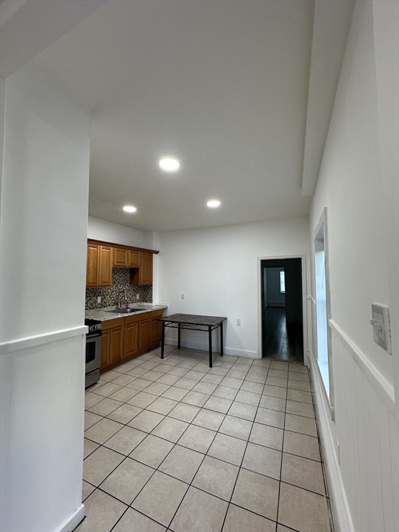 927 Broadway