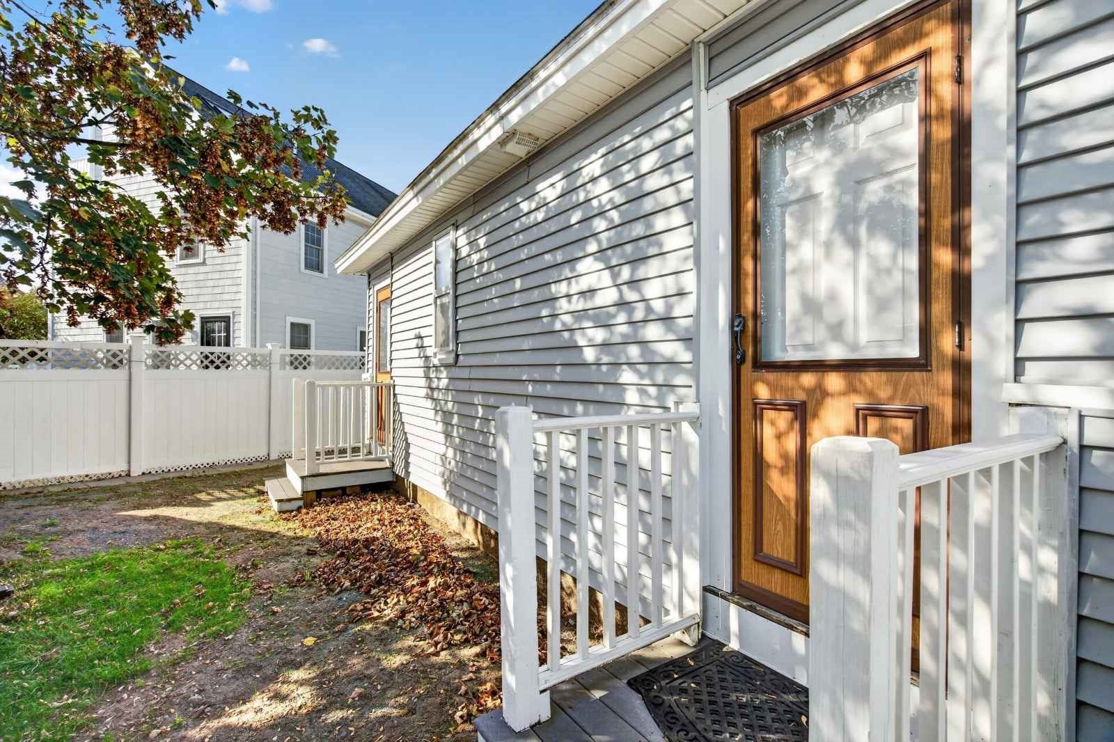 1020 Shirley St 1020