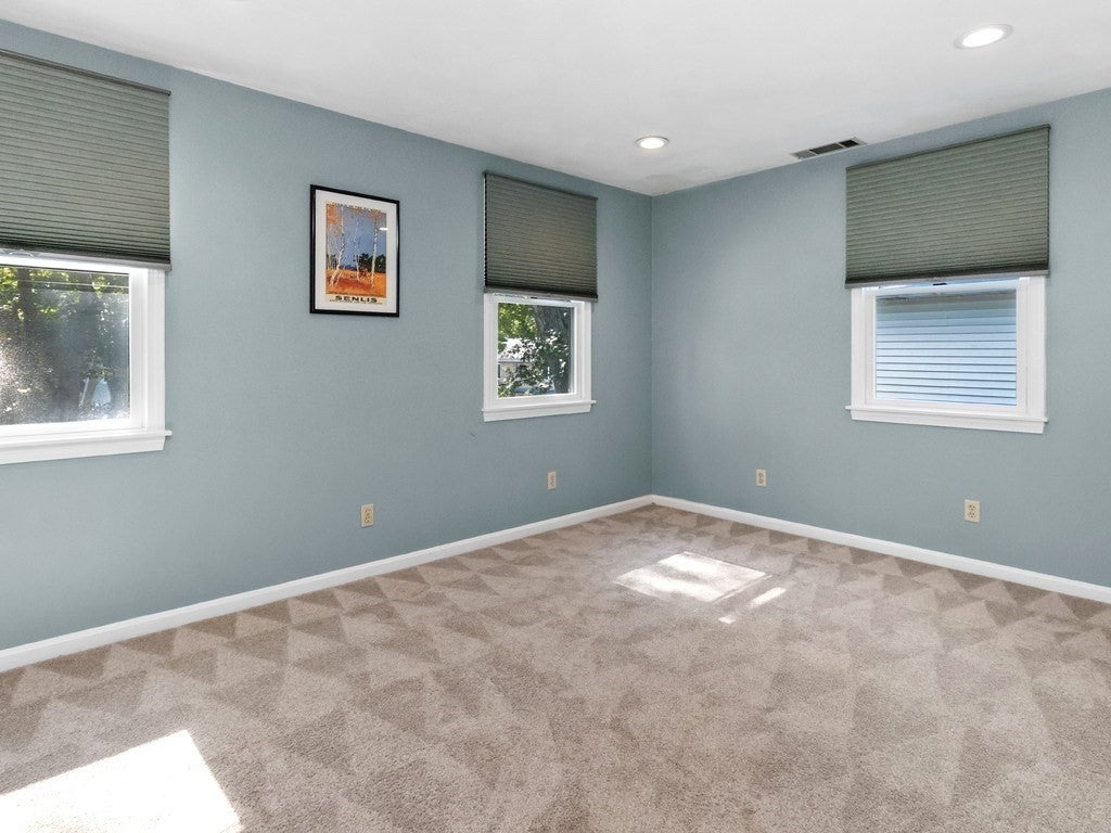 81 Wetherbee Road, Waltham, MA Photo #22