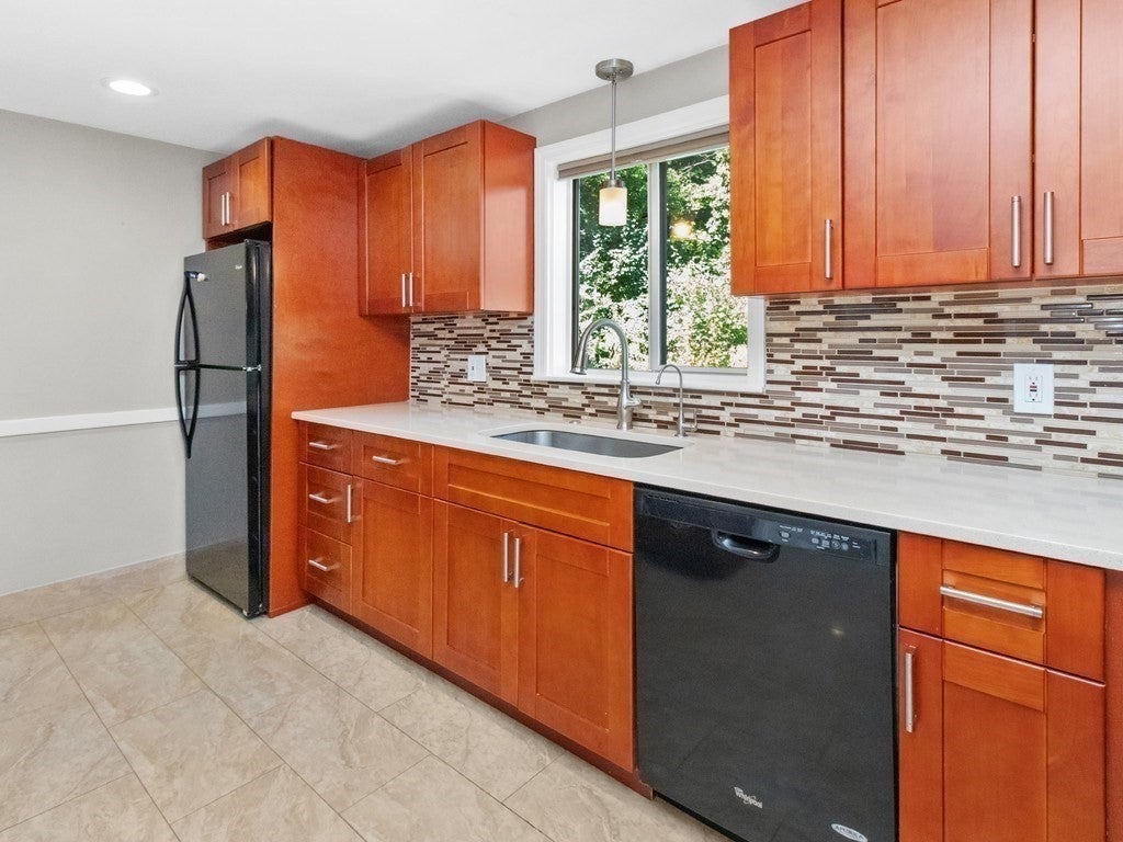 81 Wetherbee Road, Waltham, MA Photo #8