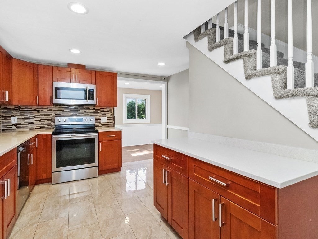 81 Wetherbee Road, Waltham, MA Photo #6